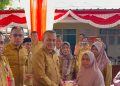 Bupati Buru Serahkan Santunan untuk Korban Kebakaran dan Musibah Laut di Namlea