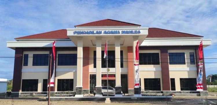 Ketua Komisi II Minta PA Namlea Copot Satpam Latif